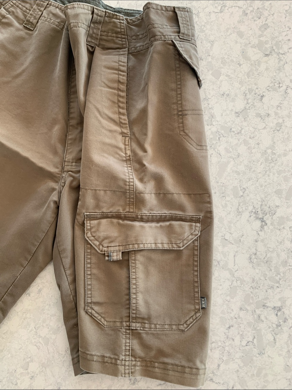REI Men's Khaki Cargo Shorts - Picture 3 of 9
